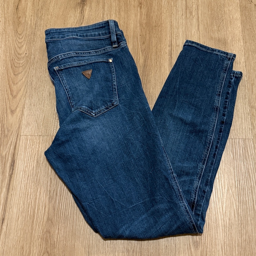 Guess Classic Dark Blue 12” Rise Skinny Jeans Women’s Size 30